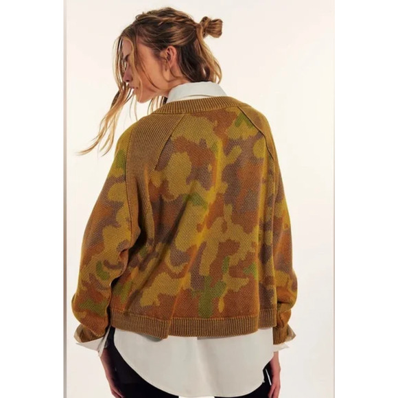 Free People Camo Rose Pullover Sweater Small NEW - Picture 2 of 6